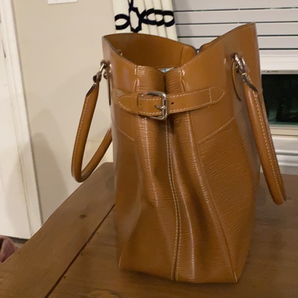 Louis Vuitton Passy Epi Leather - Picture 4 of 14